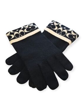 Women's NWOT Coach Signature 100% merino wool gloves, one size